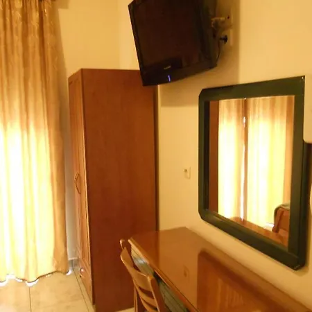 Admitos Hotel 2*