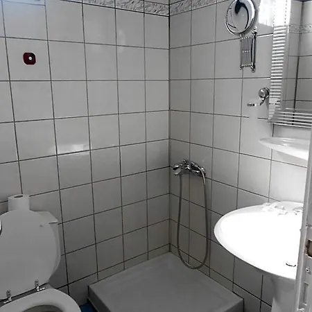 Hotell Admitos 2*